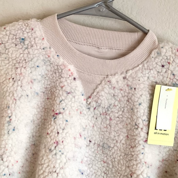 \All in Motion\ NWT Faux Shearling Pullover in Authentic Cream - Picture 4 of 15